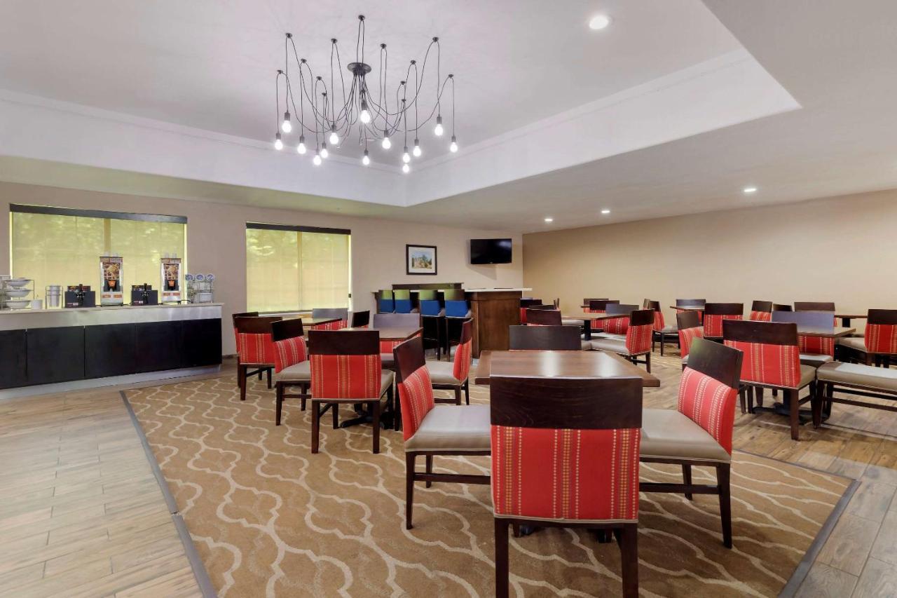 Comfort Inn & Suites Near Six Flags & Medical Center San Antonio Zewnętrze zdjęcie