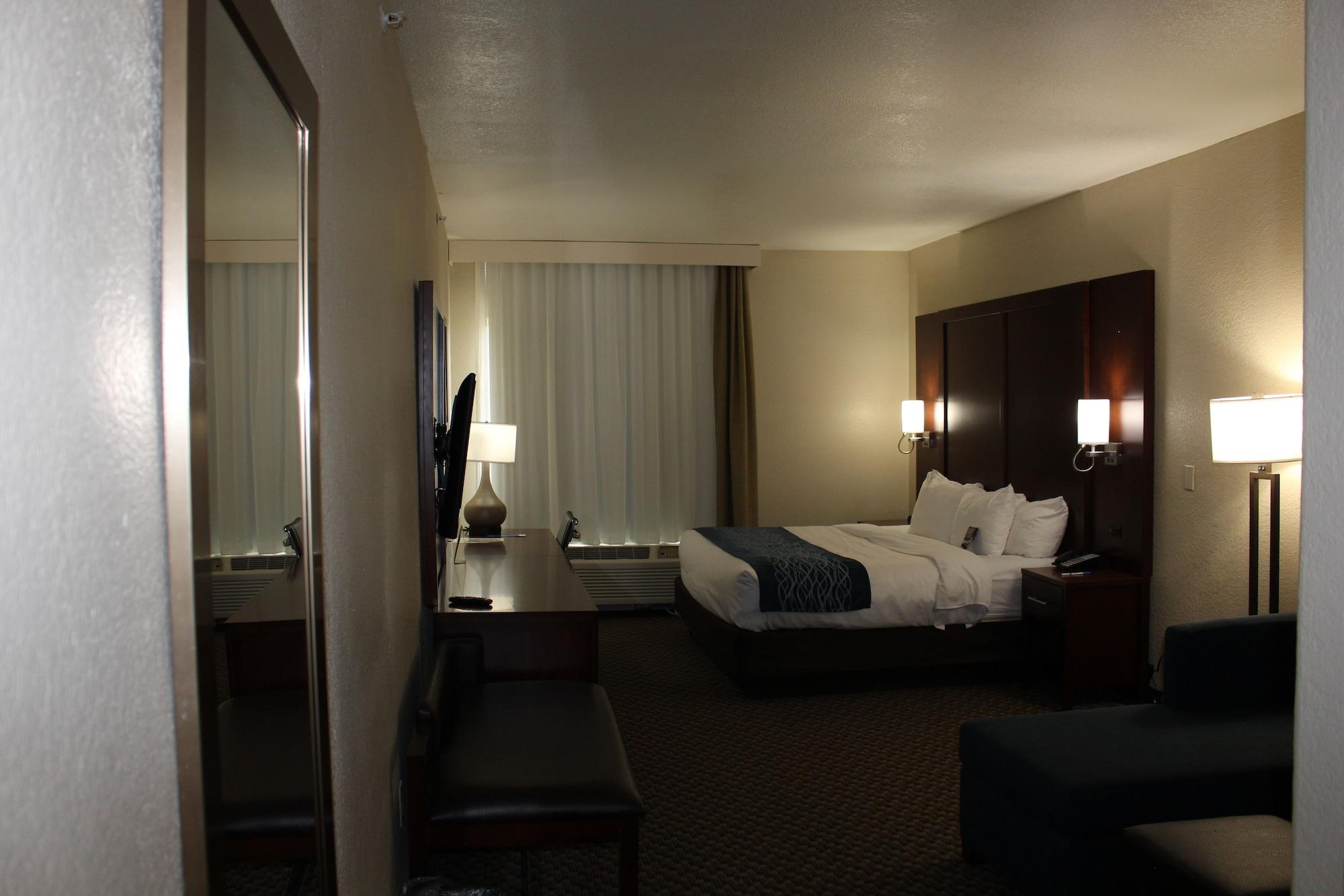 Comfort Inn & Suites Near Six Flags & Medical Center San Antonio Zewnętrze zdjęcie