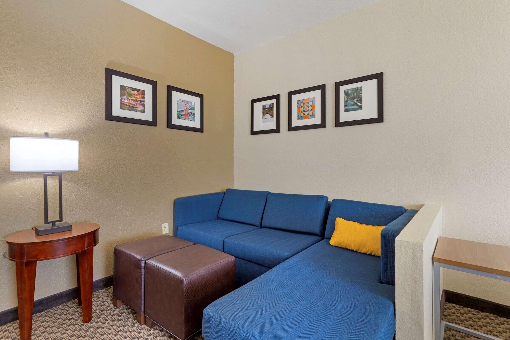 Comfort Inn & Suites Near Six Flags & Medical Center San Antonio Zewnętrze zdjęcie