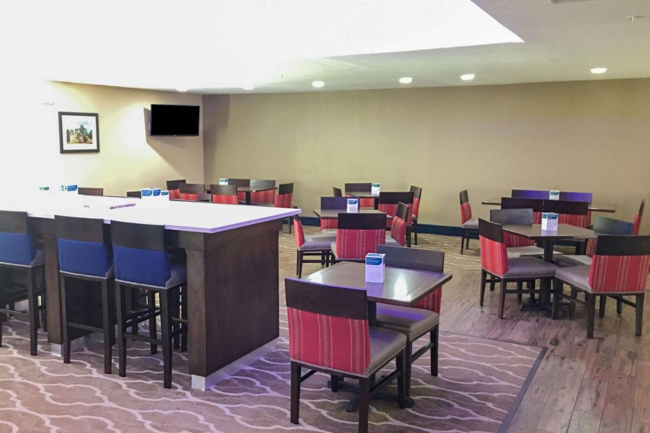 Comfort Inn & Suites Near Six Flags & Medical Center San Antonio Zewnętrze zdjęcie