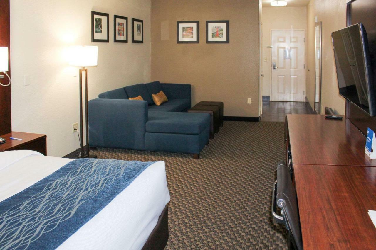 Comfort Inn & Suites Near Six Flags & Medical Center San Antonio Zewnętrze zdjęcie