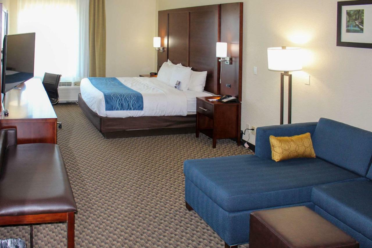 Comfort Inn & Suites Near Six Flags & Medical Center San Antonio Zewnętrze zdjęcie
