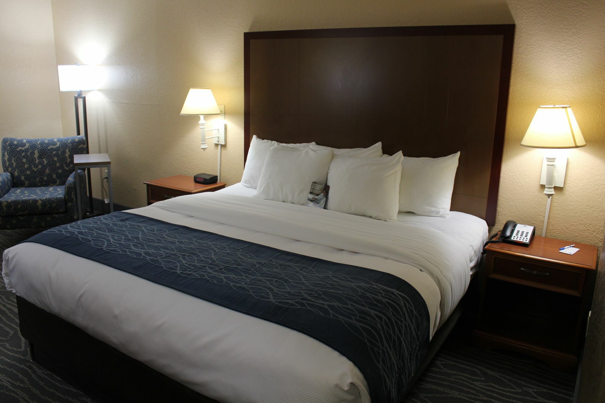 Comfort Inn & Suites Near Six Flags & Medical Center San Antonio Zewnętrze zdjęcie