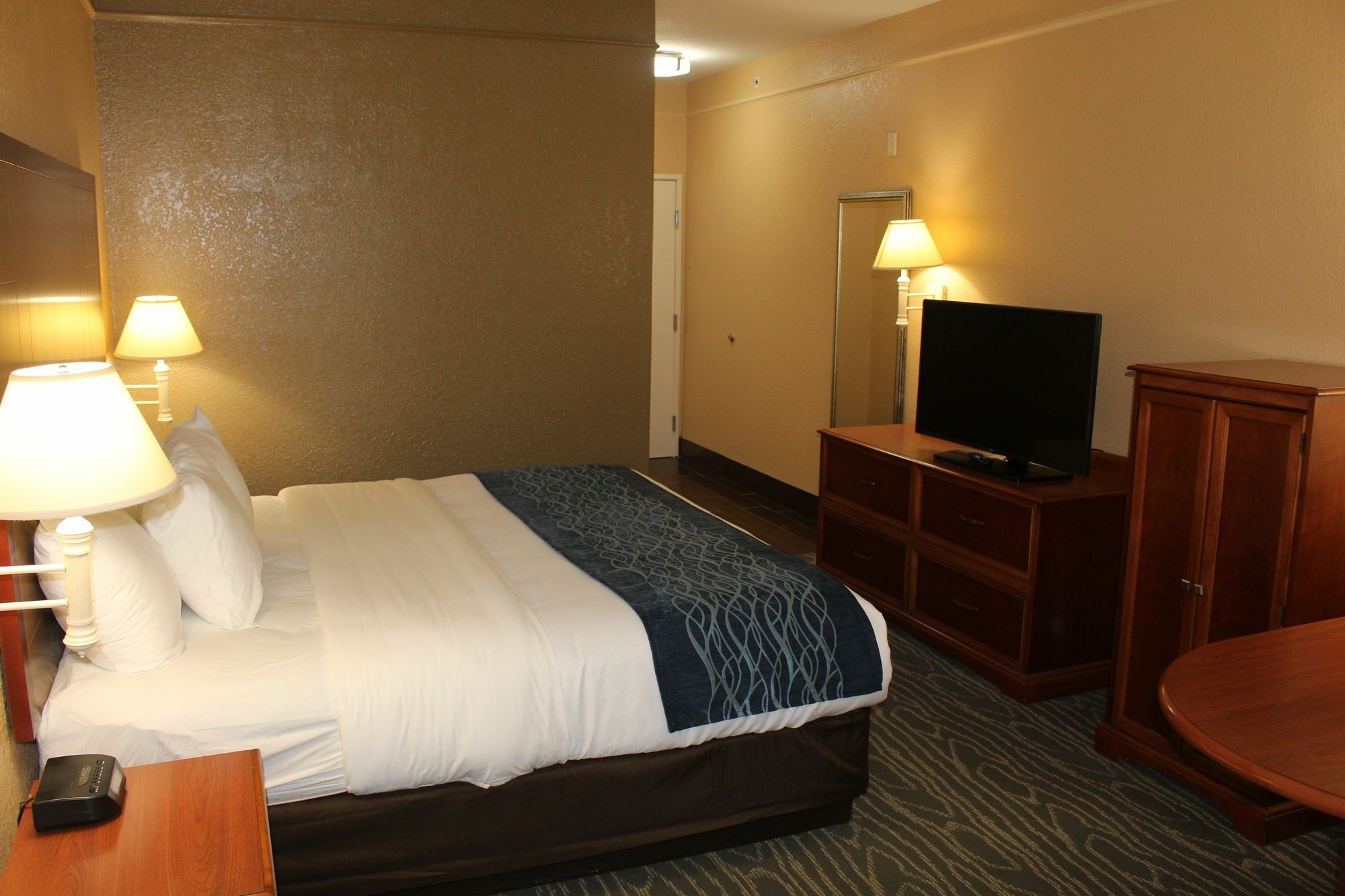 Comfort Inn & Suites Near Six Flags & Medical Center San Antonio Zewnętrze zdjęcie